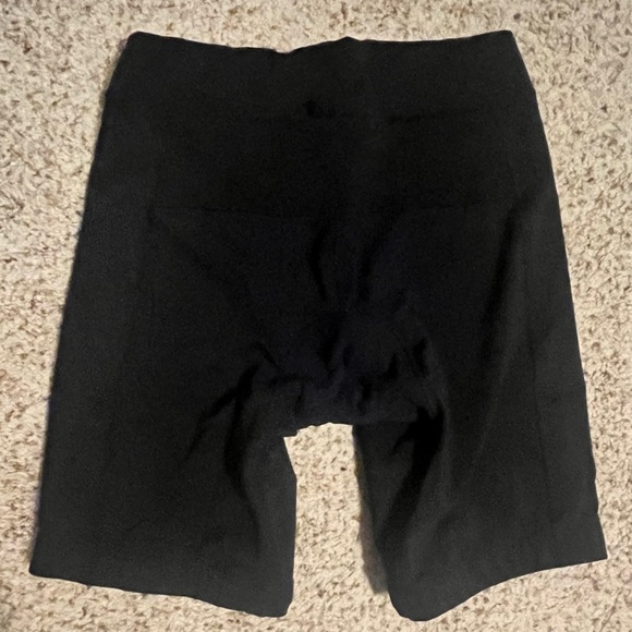 Coeur Tri Shorts - Picture 3 of 3